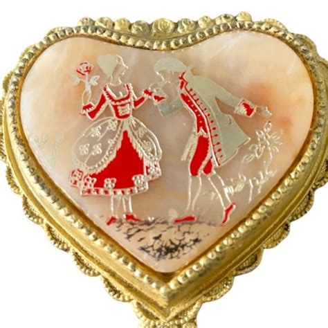 Trinket Jewelry Box Musical Heart Shaped Footed Gold Tone 